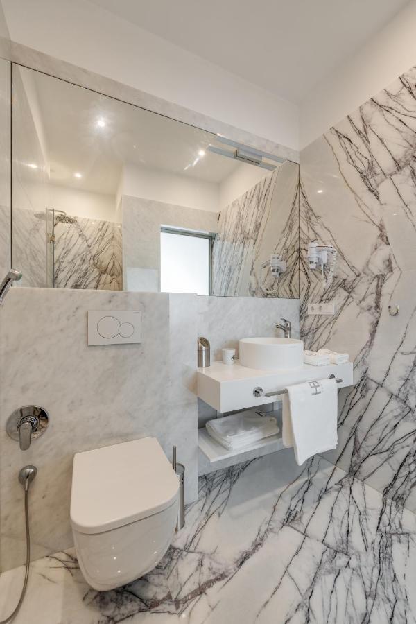 Basis Apartments - Adults Only Киев Экстерьер фото