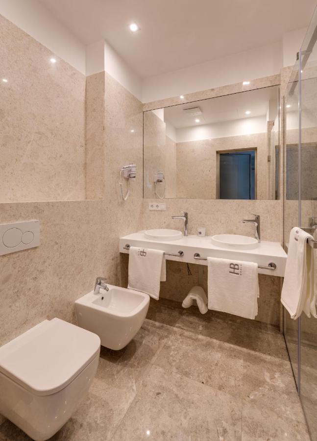Basis Apartments - Adults Only Киев Экстерьер фото