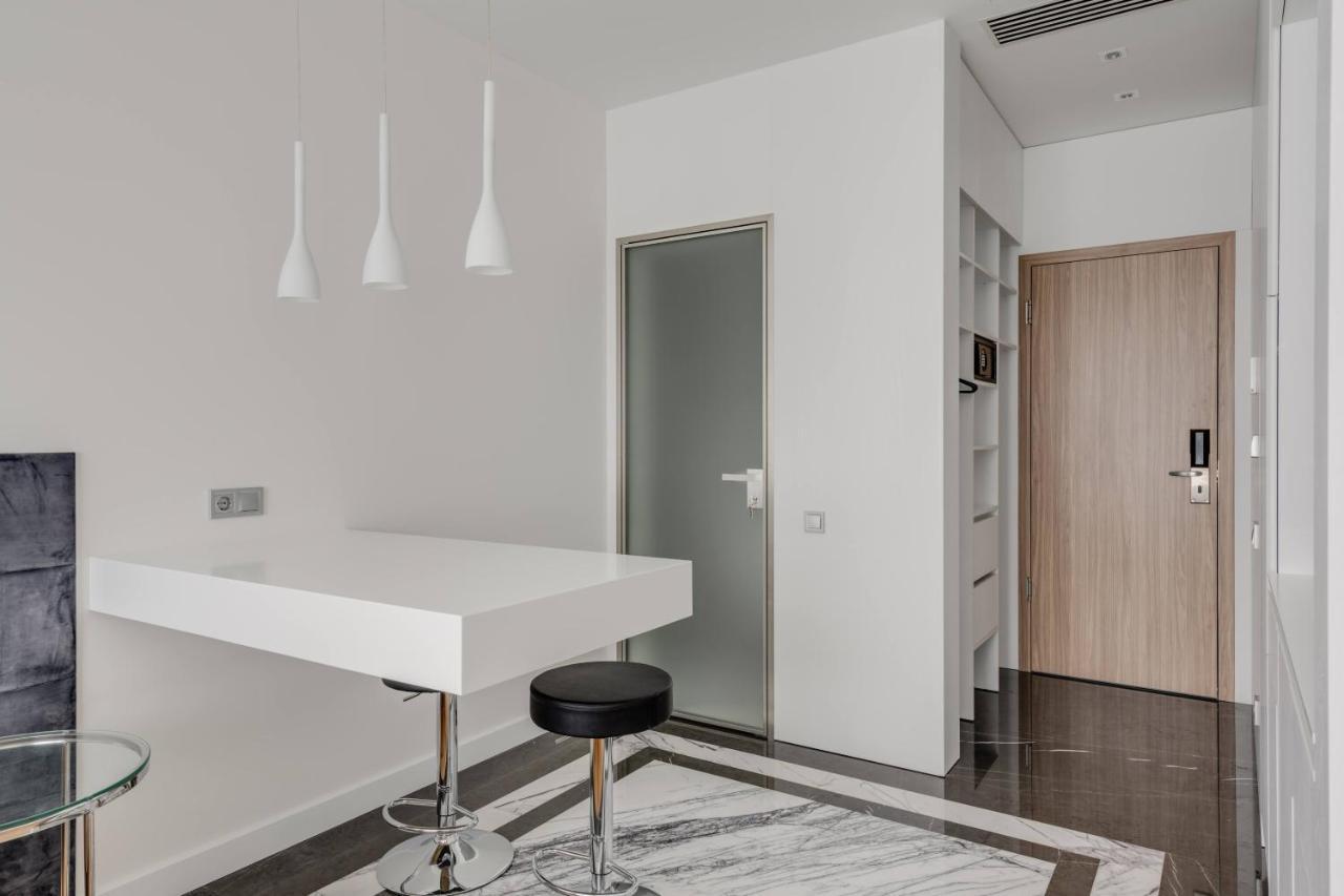 Basis Apartments - Adults Only Киев Экстерьер фото