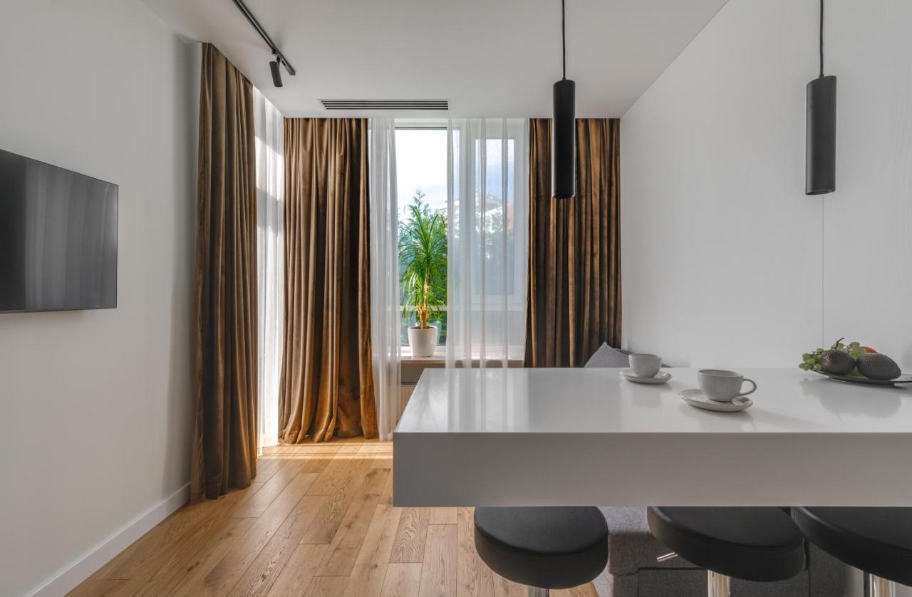 Basis Apartments - Adults Only Киев Экстерьер фото