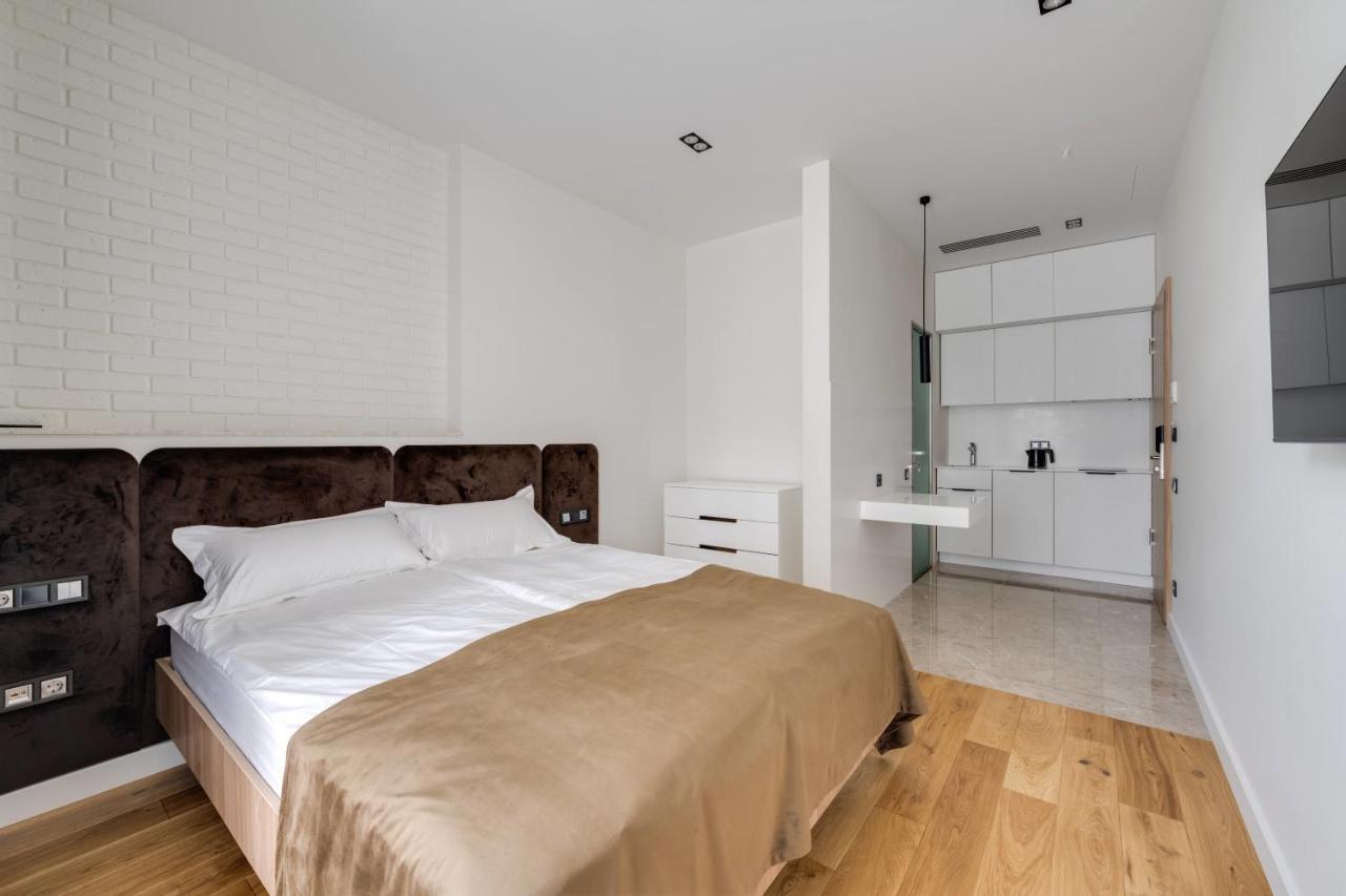 Basis Apartments - Adults Only Киев Экстерьер фото